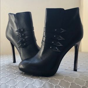 NEVER WORN : Versace Black Ankle Boot w/Zipper